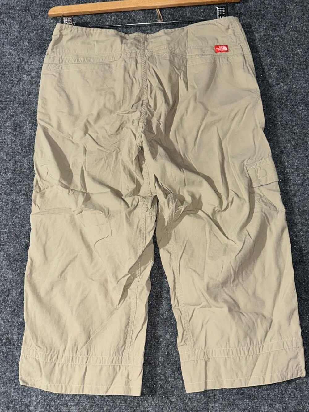 The North Face Pants Womens 6 Crop Cargo Tan Nylon Pockets Split Hem Hike - Picture 7 of 9
